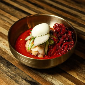 Hwe Naengmyun / Spicy Noodles with Raw Fish / 회냉면