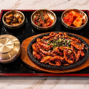Stir-Fried Squid Set / 오징어볶음 정식