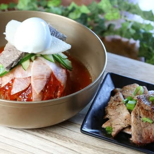 Spicy Noodles + Pork Neck BBQ / 비빔냉면+목살구이
