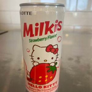 Milkis Strawberry (8.45 oz)