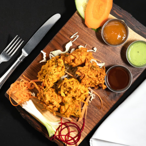 Mixed Vegetable Pakoras (6 pcs)