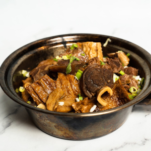 Lamb with Bean Curd Casserole 支竹羊腩煲