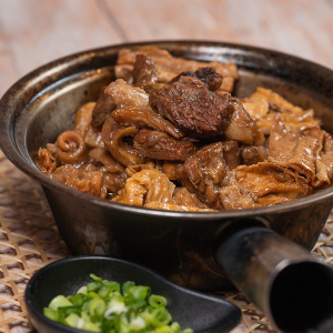 Beef Brisket with Bean Curd Casserole 支竹牛腩煲