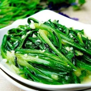 A-Choy (Taiwanese Lettuce) with Garlic 蒜蓉A菜