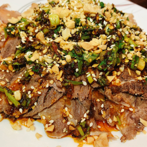 Sliced Beef and Tripes in Szechuan Sauce 夫妻肺片