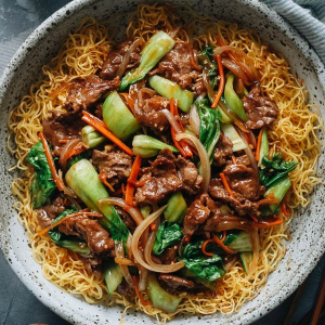 Stir Veggies with Beef Pan-Fried Noodles 时菜牛肉炒面