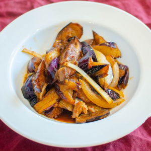 Eggplant in Spicy Garlic Sauce (with Meat) 魚香茄子