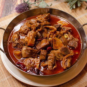 Braised Beef Brisket with Spicy Wine Sauce 辣酒牛腩煲