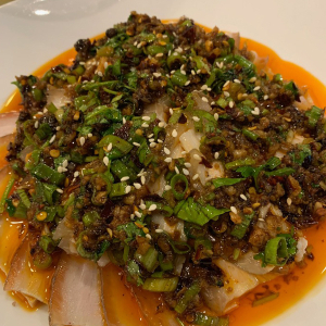 Sliced Pork Belly with Garlic Sauce 蒜泥白肉