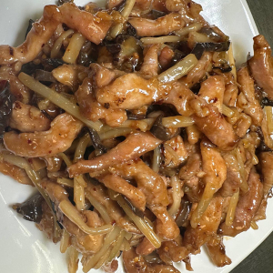 Pork in Spicy Garlic Sauce 鱼香肉丝