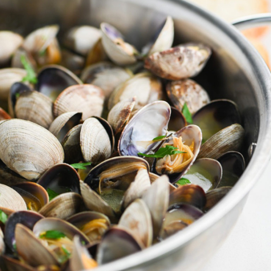 Steamed Manilla Clams with Green Onion and Pepper Sauce 白灼花蚬