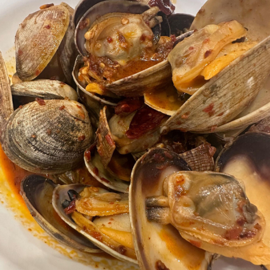 Manilla Clams with Spicy Black Bean Sauce 香辣花蚬