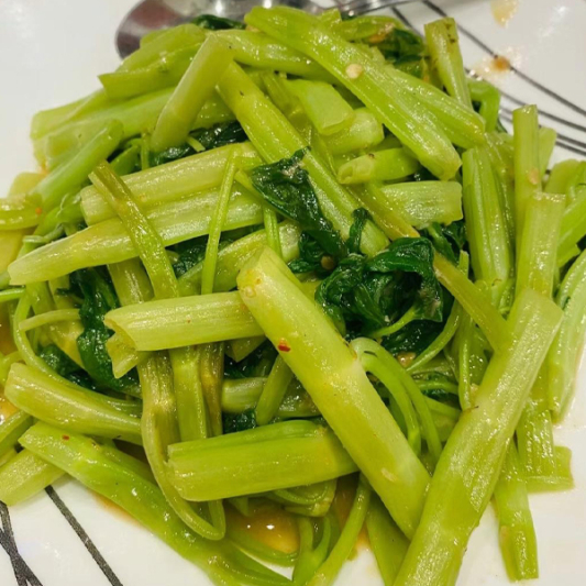 On Choy with Garlic Sauce 蒜蓉通心菜