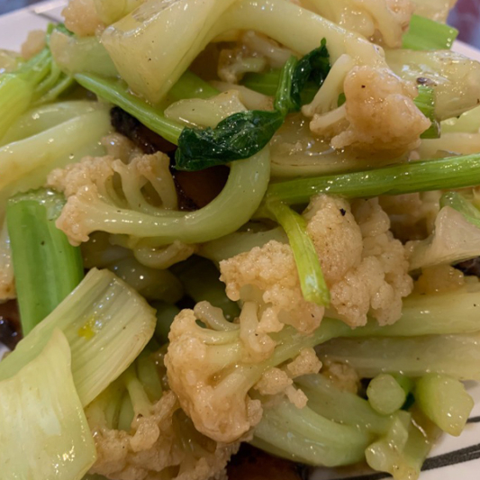 Taishan Cauliflower with Chinese Sausage 台山菜花炒腊肉