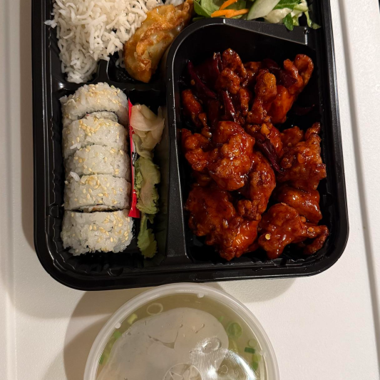 B5. General Tso's Chicken Bento Box