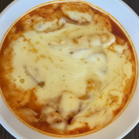 6. Cheese Tteokbokki 치즈떡볶이 / 芝士炒年糕