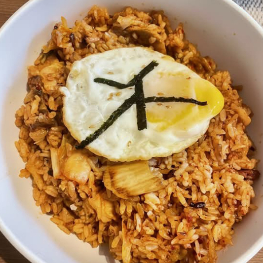 53. Pork Dwaeji Kimchi Dolsot Bokkeumbap 돌솥돼지김치볶음밥 / 猪肉辣白菜石锅炒饭