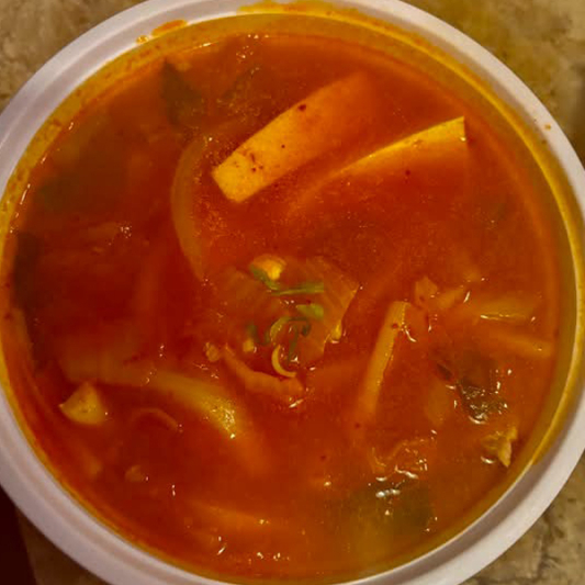 56. Kimchi Jjigae 김치찌개 / 辣白菜汤 
