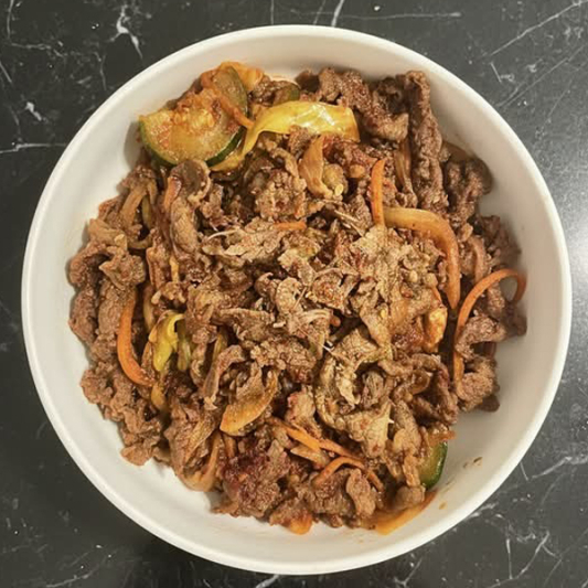 65. Spicy Bulgogi Jungsik 매운불고기정식 / 韩式辣牛肉套餐 