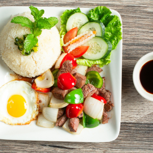 31. Bo Luc Lac Rice Plate Cơm B&ograve; Lức Lạc