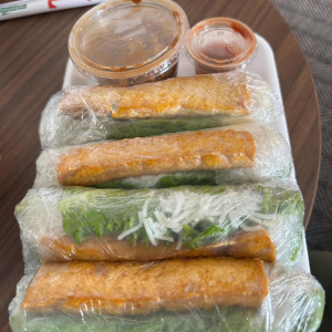 38. Grilled Chicken Spring Rolls (4 pcs) Gỏi Cuốn G&agrave;