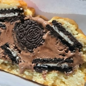 Ice Cream Scone (OreoreO)