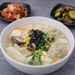 Rice Cake & Dumpling Soup / 떡만두국