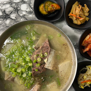 Clear Beef Short Rib Soup / 갈비탕