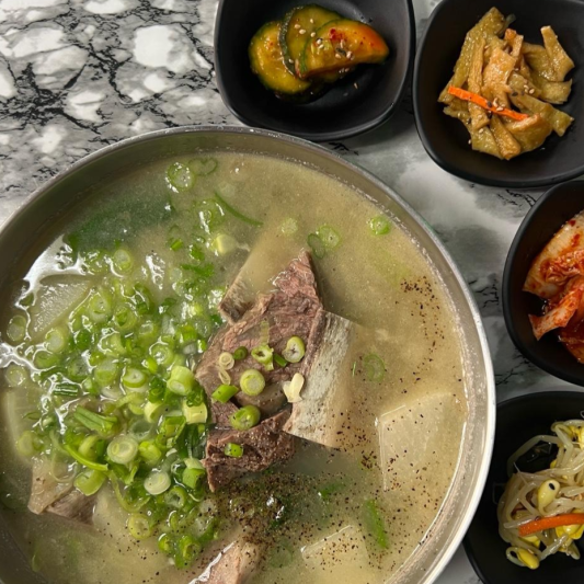 Clear Beef Short Rib Soup / 갈비탕