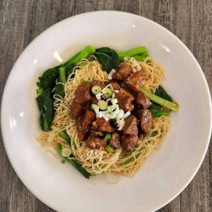 Spicy Dice Pork Lo Mein 辣辣五香肉丁撈麵 金蒜海鮮炒米粉/飯
