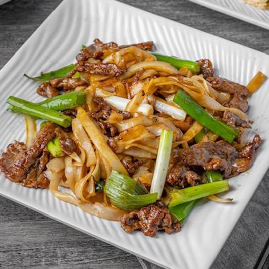 Fried Rice Noodles with Beef Chop 干炒牛河