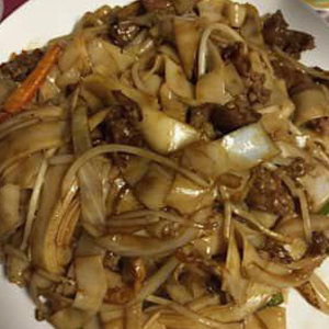 Mongolian Beef Chow Fun 蒙古牛肉炒粉