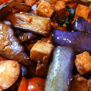 Mandarin Spicy Meatless Chicken with Eggplant 招牌茄子素鸡