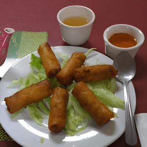 9. House Special Egg Rolls (6 pcs) 芋头春卷