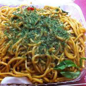 Beef Garlic Noodles with Basil and Lemongrass 大蒜面