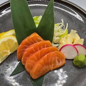 Salmon Sashimi (4 pcs)