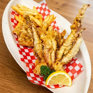 D3. Whole Crispy Squid (with Fries) 통오징어 튀김 