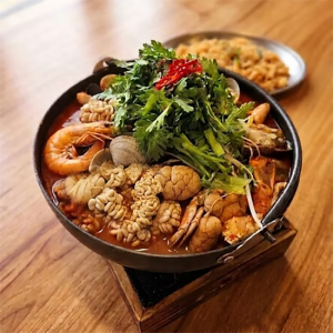 S5. Bambada Spicy Seafood & Fish Roe Stew 밤바다 해물 알탕 