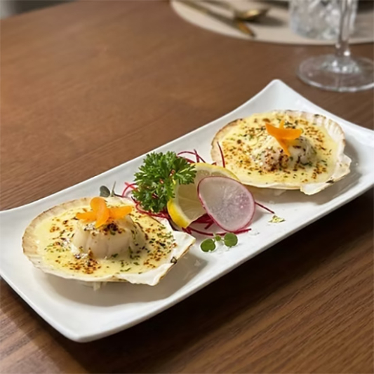 E6. Grilled Scallop with Cheese (2 pcs) 가리비 치즈구이