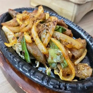 ST5. Grilled Spicy Intestines 매운곱창볶음