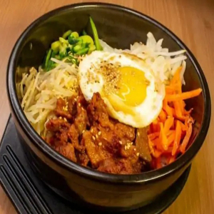 B3. Spicy Pork Bulgogi Bibimbap 매운 돼지 불고기 돌솥