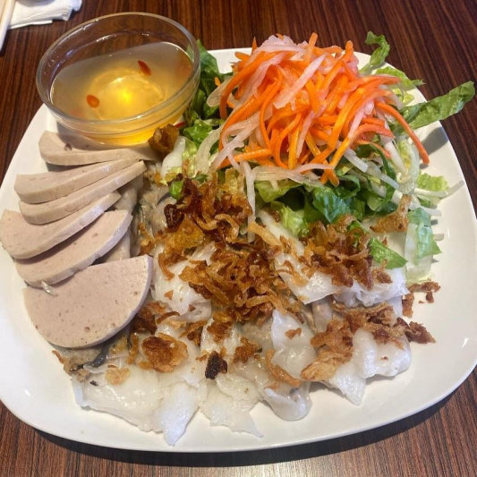 1. Steamed Pork Rice Rolls & Ham / B&aacute;nh Cuốn Nh&acirc;n Thịt / 猪肉馅肠粉 