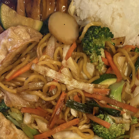 S4. Chicken Teriyaki and Chow Mein with Gyoza (2 pcs)
