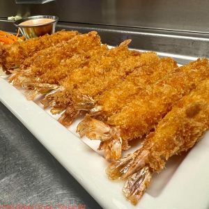 7. Deep-Fried Shrimps (12 pcs) / Tom Lan Bot