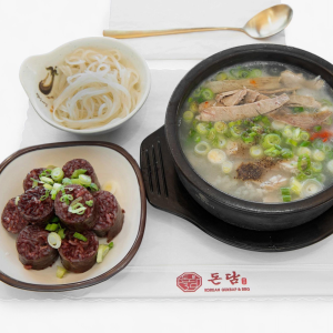 Pork Soup with Korean Sausage 순대국밥