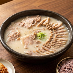 Boiled Pork Belly (Pork Belly Suyuk) 삼겹살 수육 