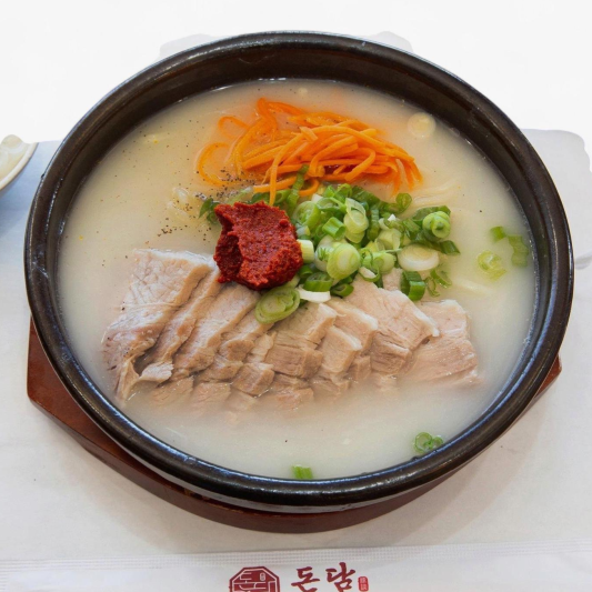 Jeju Style Pork Noodles 고기국수