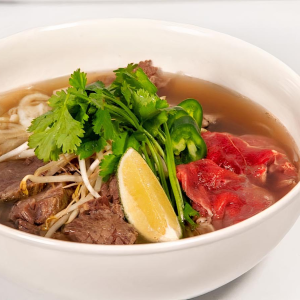 C3. Pho Rare Steak / 안심 쌀국수