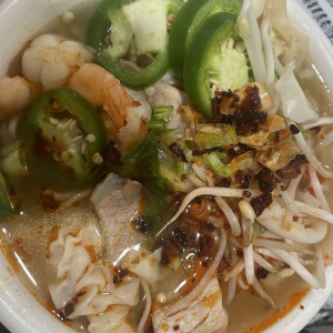 Tuyen's Special Soup / Dac Biet Nha