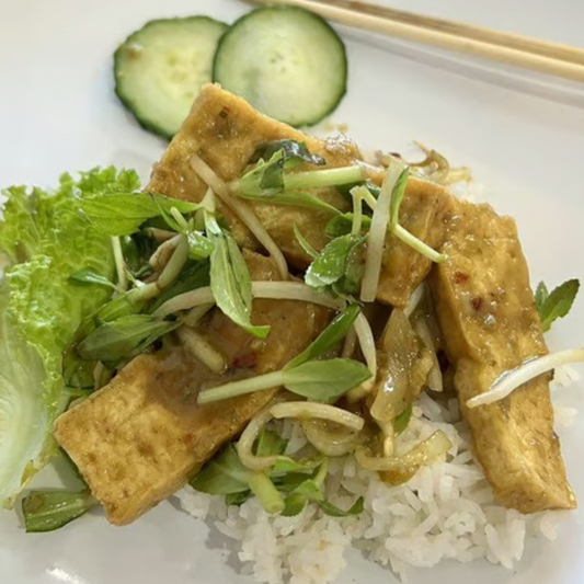 Stir-Fried Tofu with Curry / Tofu Xao Lang
